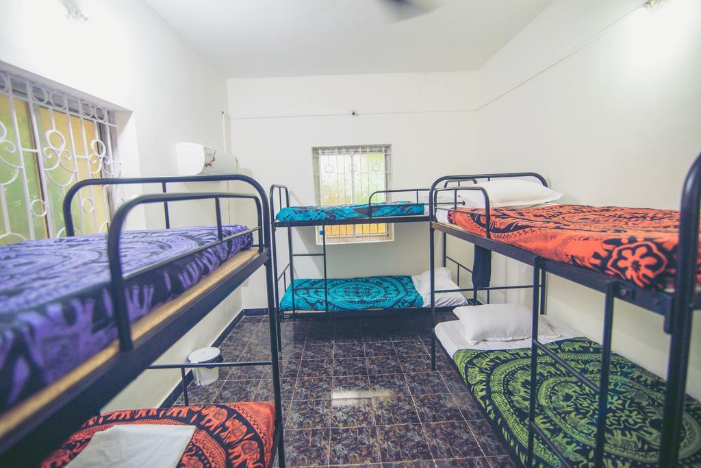 Anjuna By Roadhouse Hostels Goa Hostel Bedden foto