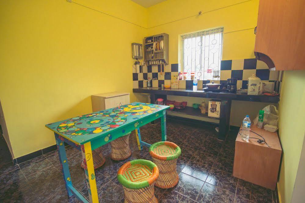 Anjuna By Roadhouse Hostels Goa Buitenkant foto